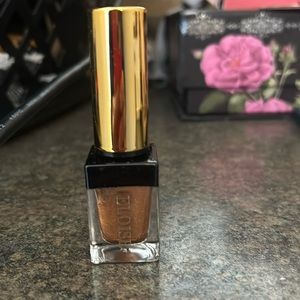 Eloise liquid eyeshadow